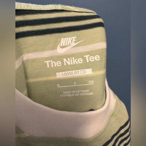 Nike Stripe Centred logo loose tee S - Picture 4 of 4